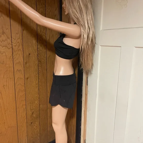 Lululemon" Run Times Short Black-Size (6) - Picture 12 of 16